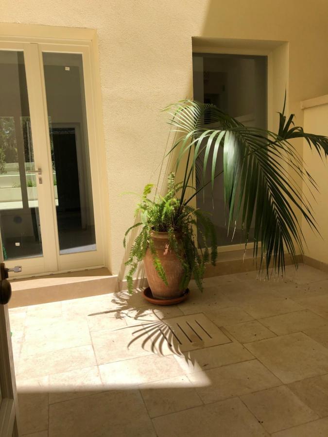 Carlo V - Con Piscina E Giardino Privati Apartment เลชเช ภายนอก รูปภาพ