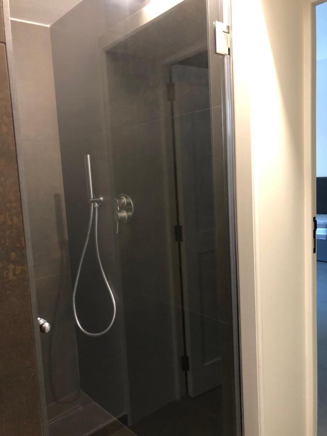 Carlo V - Con Piscina E Giardino Privati Apartment เลชเช ภายนอก รูปภาพ