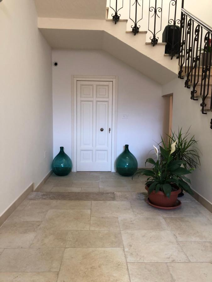 Carlo V - Con Piscina E Giardino Privati Apartment เลชเช ภายนอก รูปภาพ