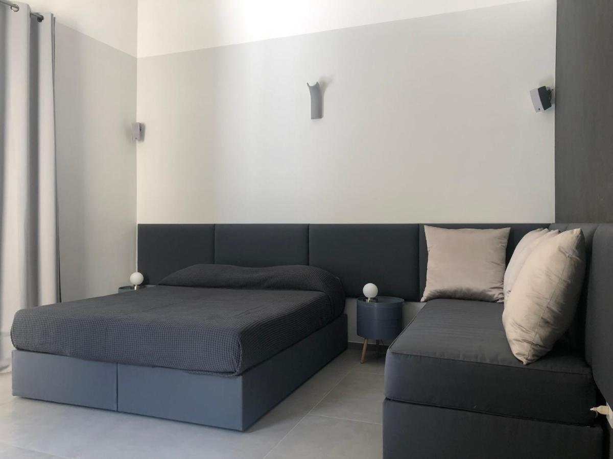 Carlo V - Con Piscina E Giardino Privati Apartment เลชเช ภายนอก รูปภาพ