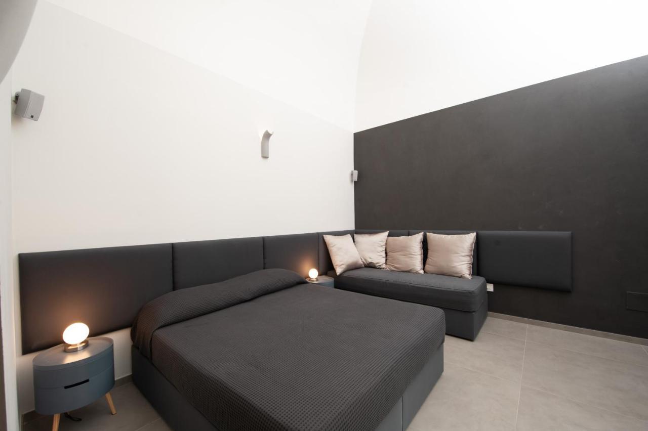 Carlo V - Con Piscina E Giardino Privati Apartment เลชเช ภายนอก รูปภาพ