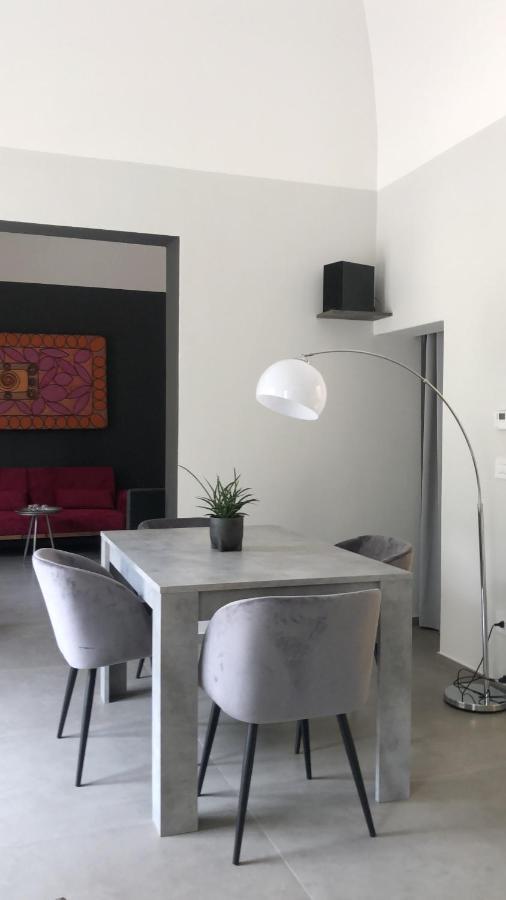 Carlo V - Con Piscina E Giardino Privati Apartment เลชเช ภายนอก รูปภาพ