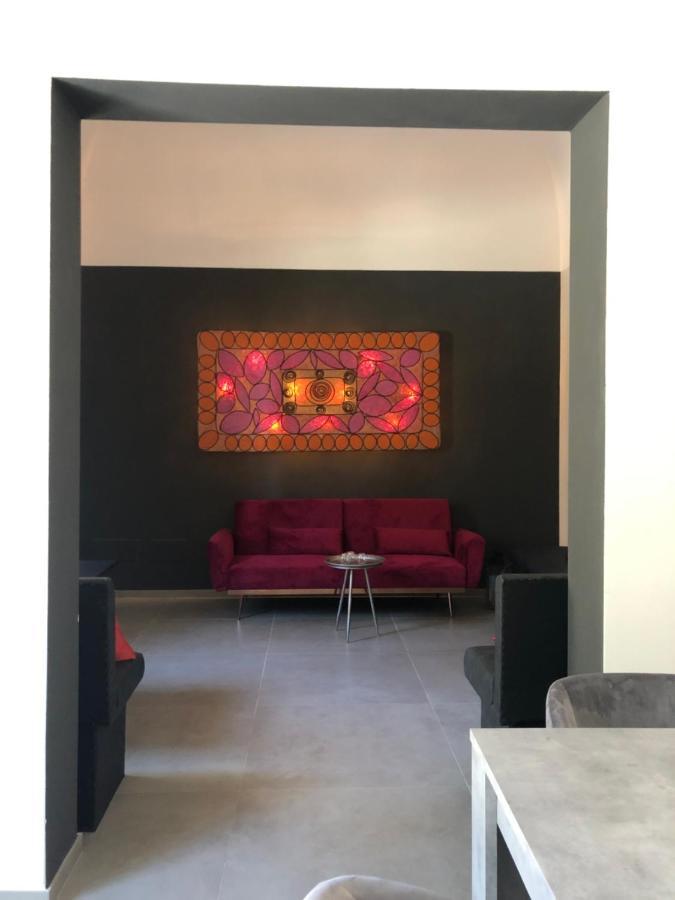 Carlo V - Con Piscina E Giardino Privati Apartment เลชเช ภายนอก รูปภาพ