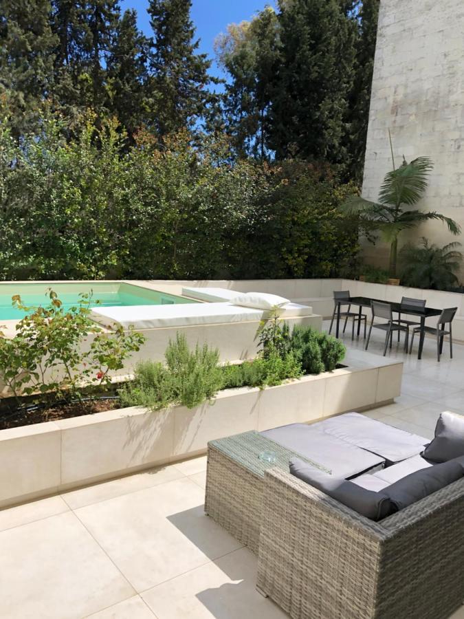 Carlo V - Con Piscina E Giardino Privati Apartment เลชเช ภายนอก รูปภาพ
