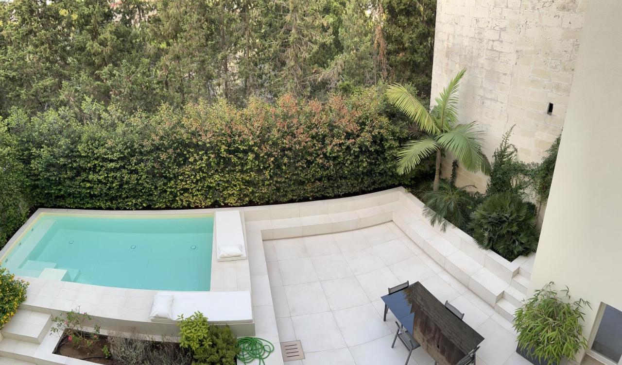 Carlo V - Con Piscina E Giardino Privati Apartment เลชเช ภายนอก รูปภาพ